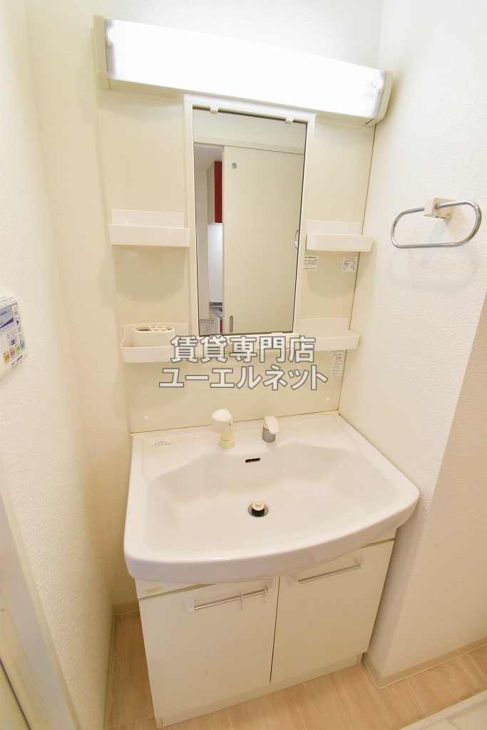 洗面設備　シャワー付洗面台