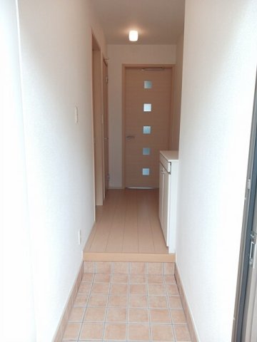 玄関　明るい玄関です