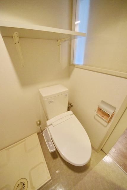 トイレ　温水洗浄便座付き