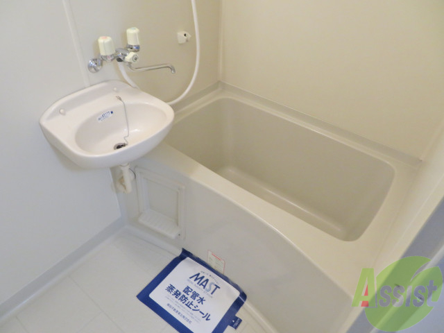 バス・シャワールーム　疲れた時はゆっくり湯船につかってみてはいかがでしょうか。