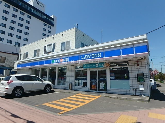 コンビニ　ローソン苫小牧双葉町3丁目店（コンビニ）まで188m