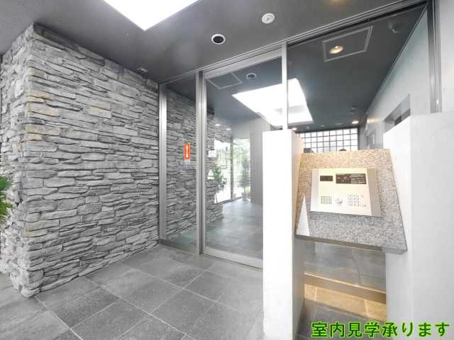 エントランス　セレビア新宿御苑前