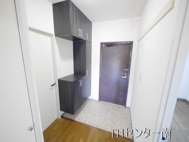 玄関　同物件別部屋写真