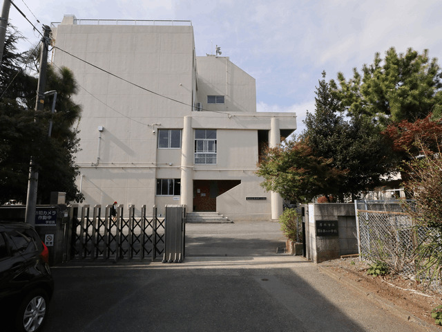 小学校　厚木市立厚木第二小学校（小学校）まで560m