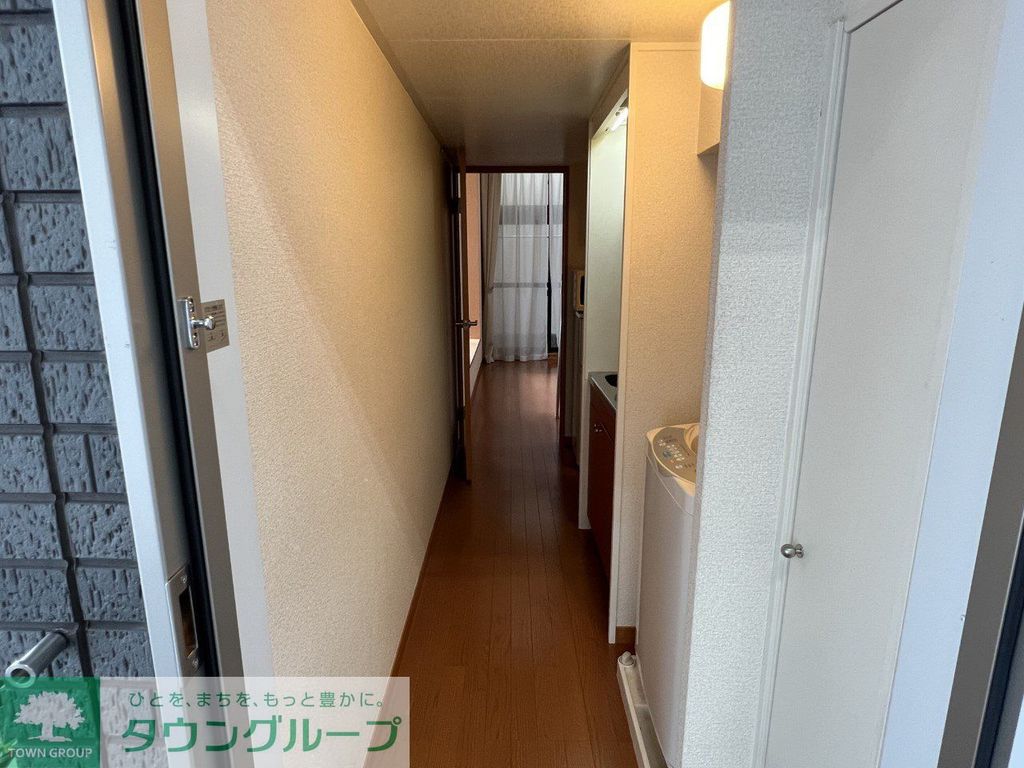 玄関　同タイプの部屋の写真です