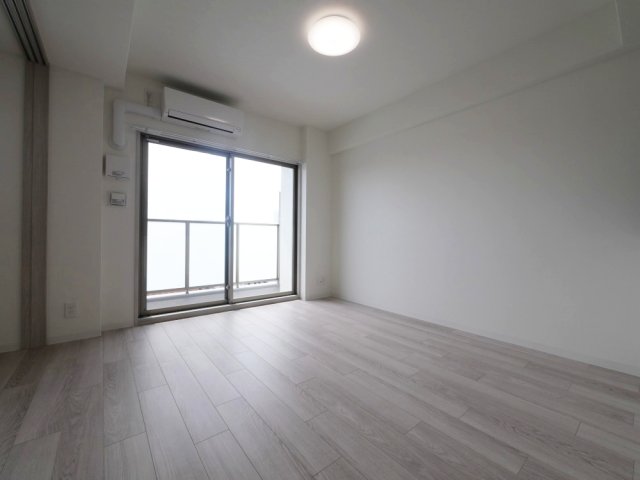 居室・リビング　広々とした洋室です