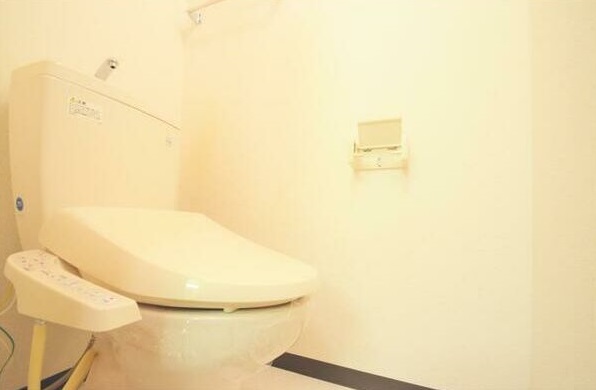 トイレ　温水洗浄便座付トイレ