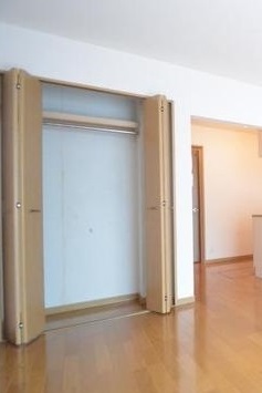 収納　ハンガーポール付のクローゼット