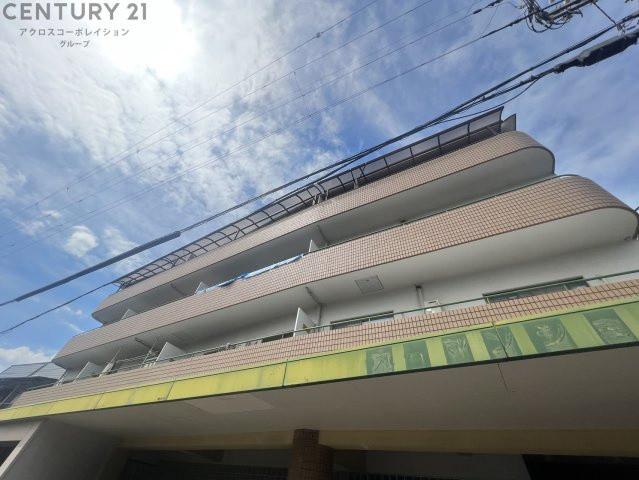 建物外観　敷地内に駐車場あります！