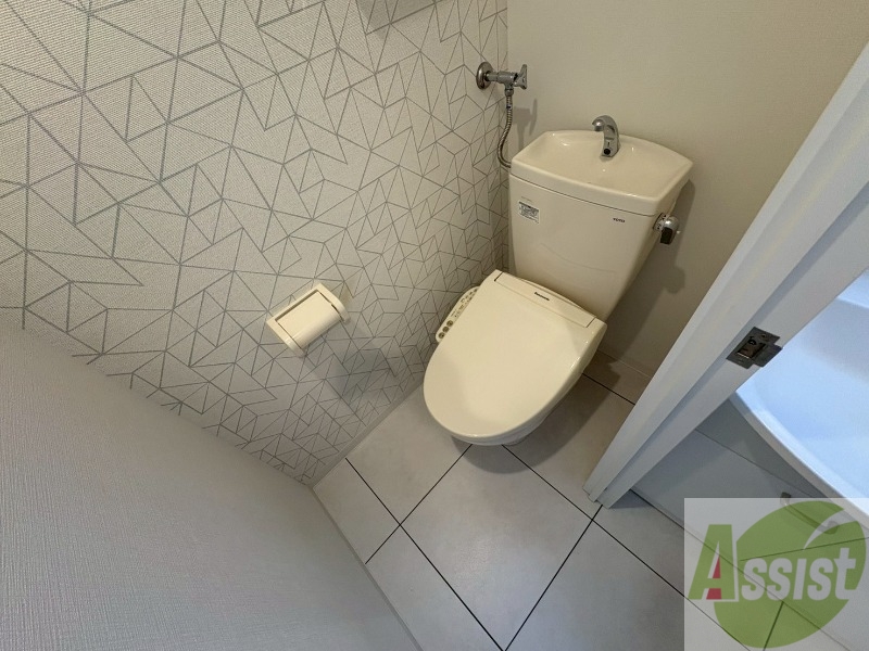 トイレ　ウォシュレット機能がついたトイレ。安心して使用できますね。