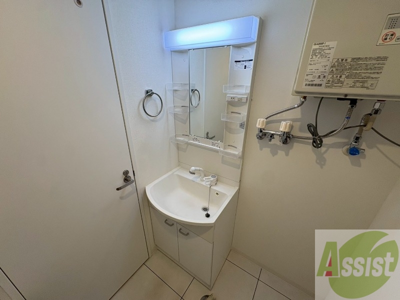 洗面設備　こちらに洗面台があります。朝の洗顔はこちらで。