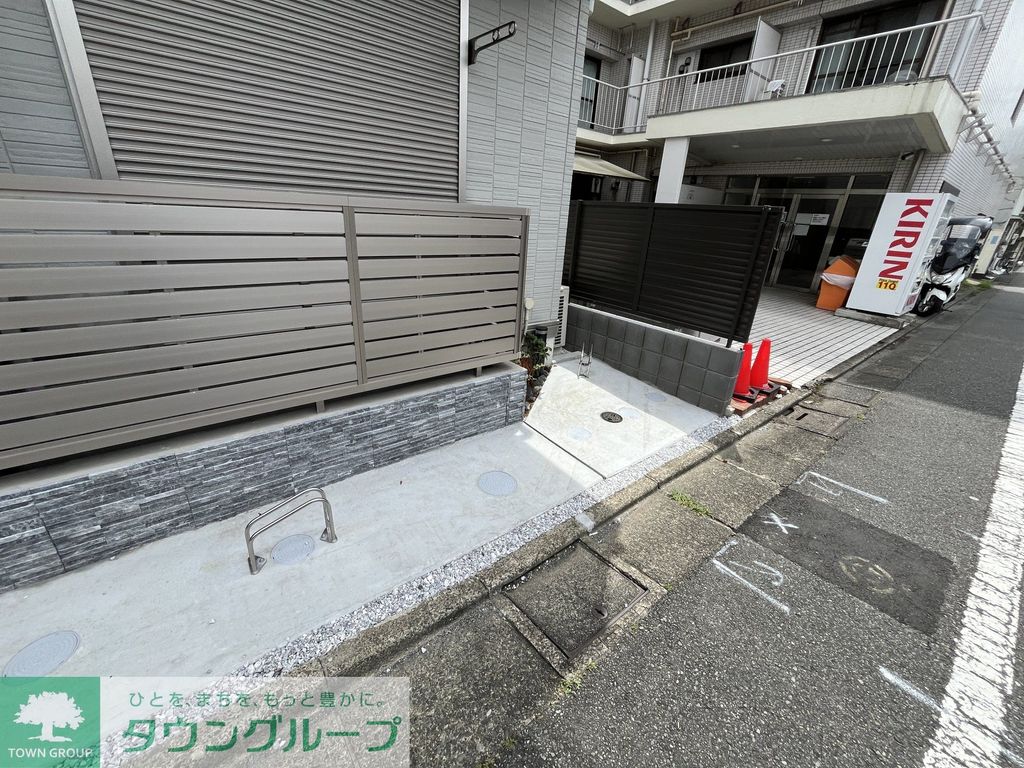 駐車場　駐車場