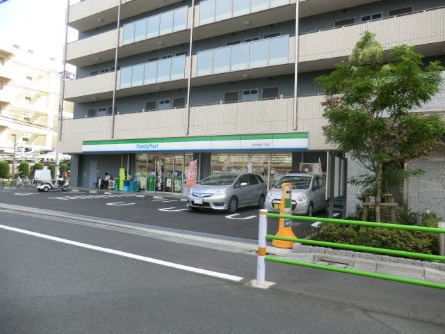 コンビニ　ファミリーマート羽田二丁目店（コンビニ）まで194m