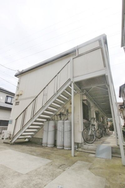 建物外観　大型収納あり