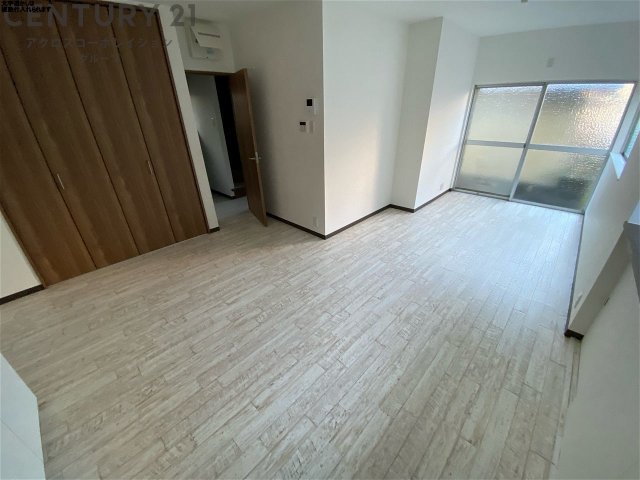 居室・リビング　２面採光の明るいお部屋です。