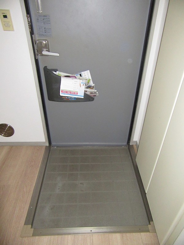 玄関　同間取別部屋