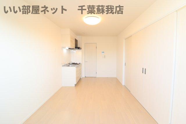 居室・リビング　こちらの居間で趣味の時間をお楽しみください
