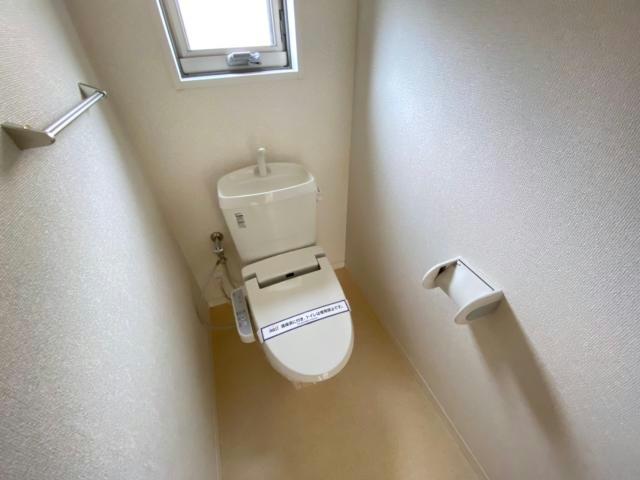 トイレ　同型反転タイプ