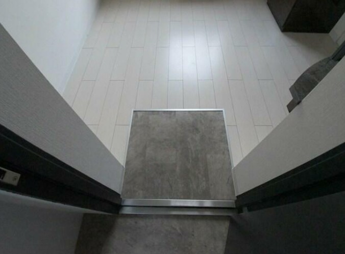 玄関　※他部屋、参考写真※