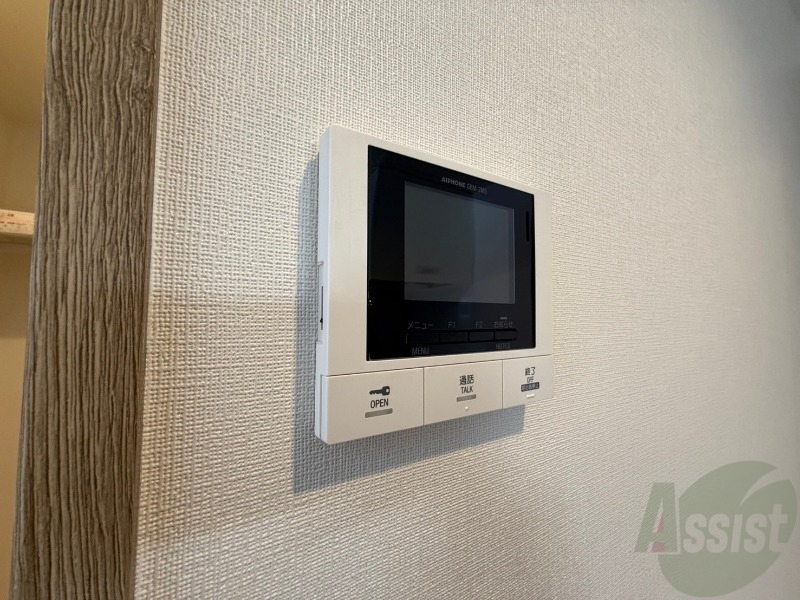 セキュリティ　ＴＶモニター付インターホンです。来客者の顔が見えるので安心！