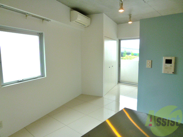 トイレ　角部屋なので、窓も多く明るいお部屋です。風通しもバッチリ
