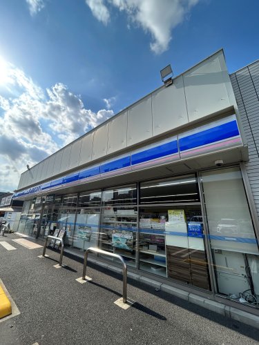 コンビニ　ローソン 足立加平インター店（コンビニ）まで338m