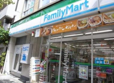 コンビニ　ファミリーマート（コンビニ）まで30m