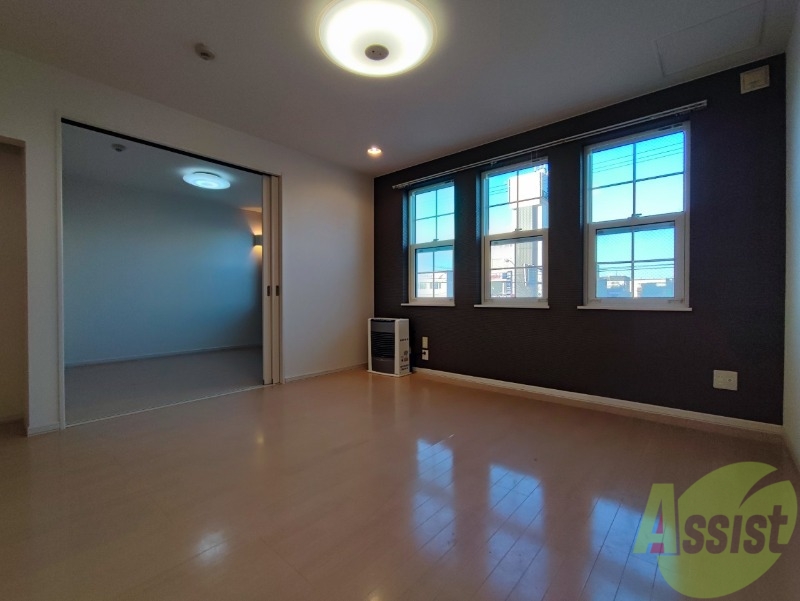 居室・リビング　明るいお部屋は気持ちよく過ごせそうですね。