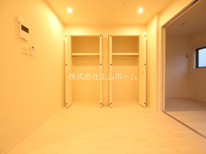 その他　ＬＤＫ8帖　クローゼット付（収納充実してます）