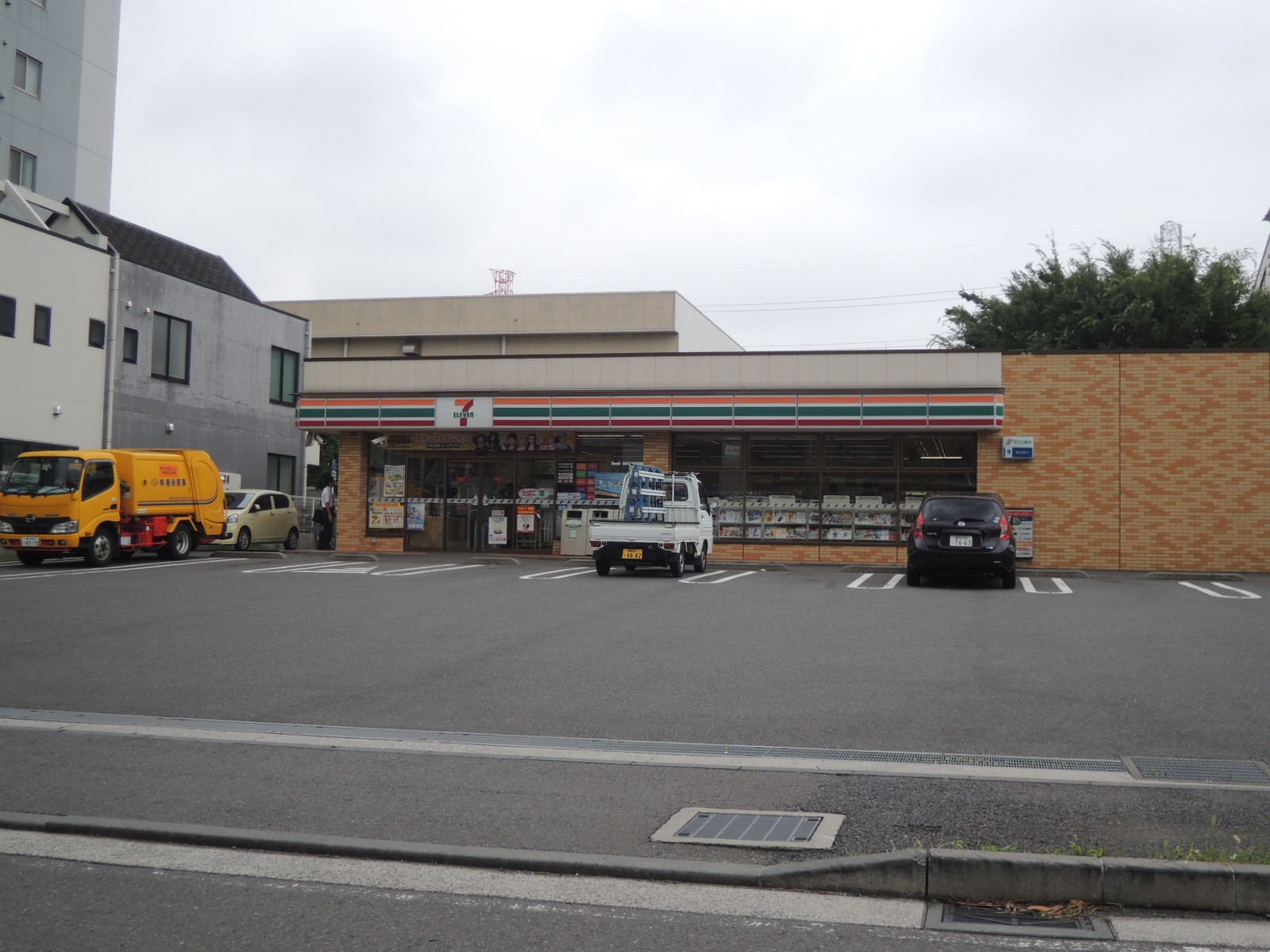 コンビニ　セブンイレブン横浜葛が谷店（コンビニ）まで140m