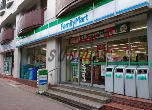 コンビニ　ファミリーマート 新宿中央公園店（コンビニ）まで543m