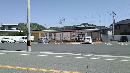 コンビニ　セブンイレブン山口嘉川中市店（コンビニ）まで1246m