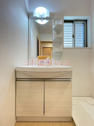 洗面設備　スペースが確保できる洗面所です