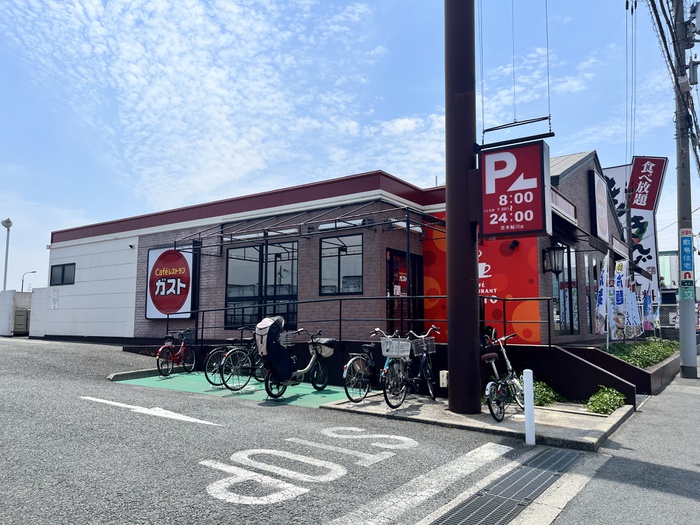 飲食店　ガスト　茨木鮎川店（飲食店）まで650m