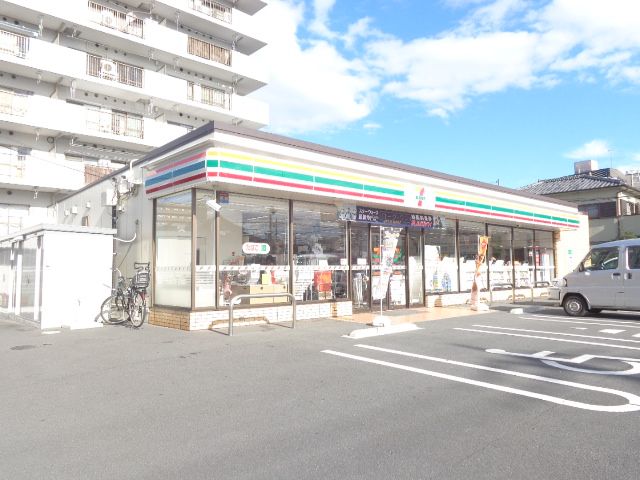 コンビニ　セブンイレブン熊谷宮本町店（コンビニ）まで320m