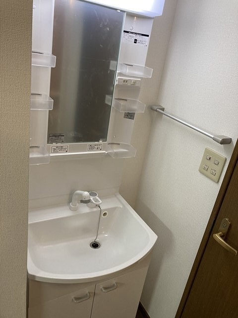 洗面設備　※同仕様写真含む