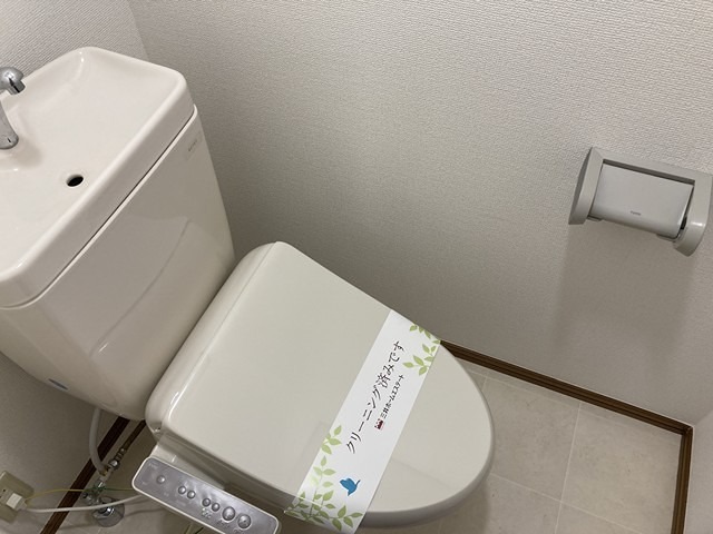 トイレ　※同仕様写真含む