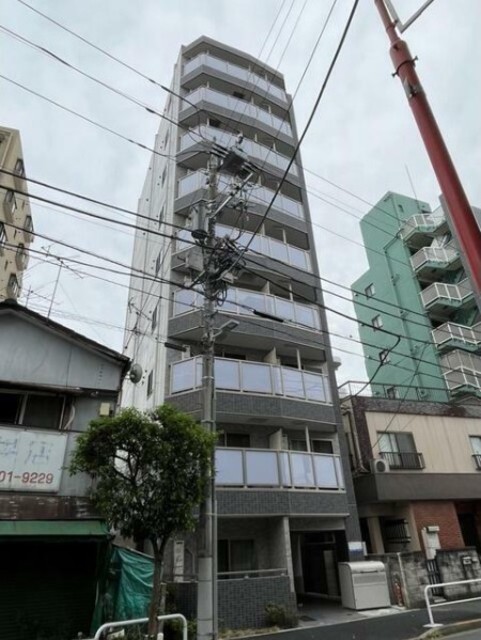 建物外観　９階建ての賃貸マンション