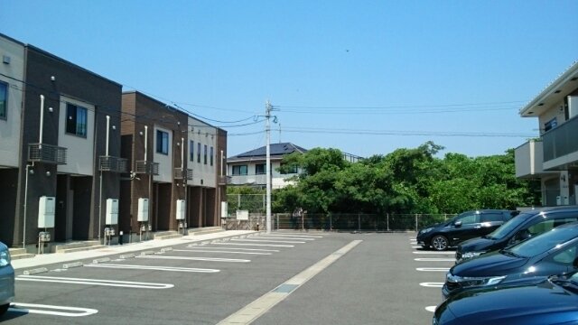 駐車場　駐車場に車を止められます