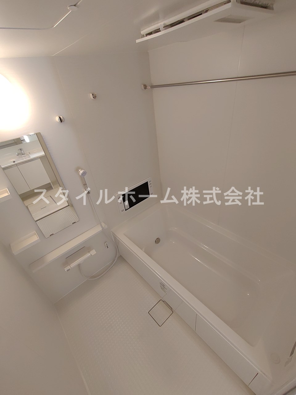 バス・シャワールーム　別部屋写真です。