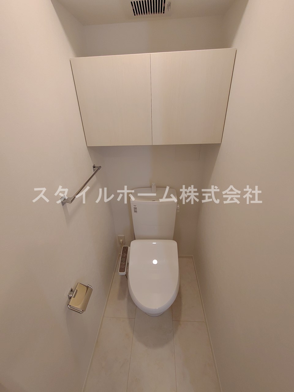 トイレ　別部屋写真です。