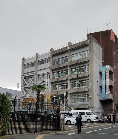 警察署・交番　高槻警察署（警察署・交番）まで424m