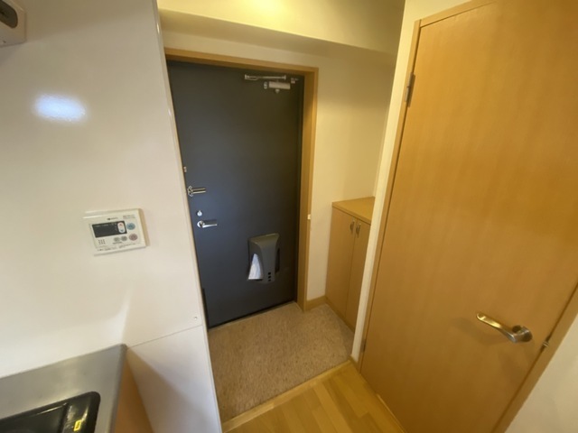 玄関　※別号室の写真です