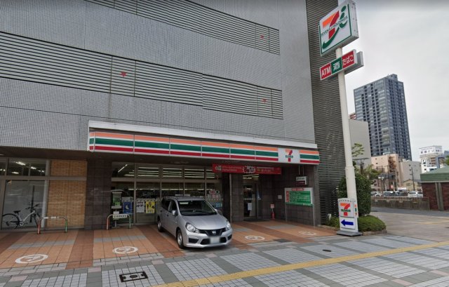 コンビニ　セブンイレブン　浜松イーストタウン店（コンビニ）まで300m
