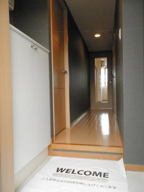 玄関　※別部屋参考写真