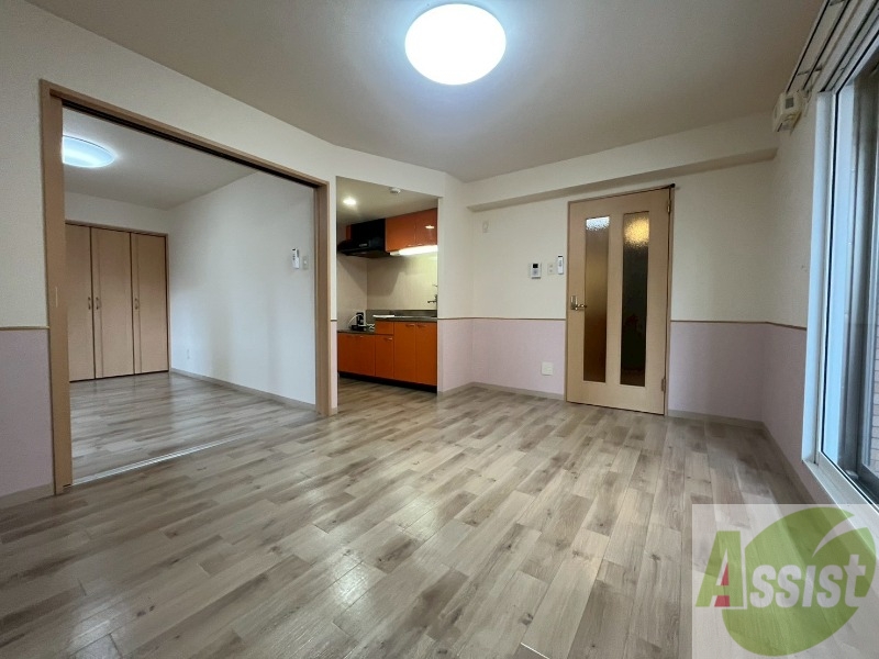 居室・リビング　広くてキレイなお部屋が広がっていて、充実した生活が送れそう。