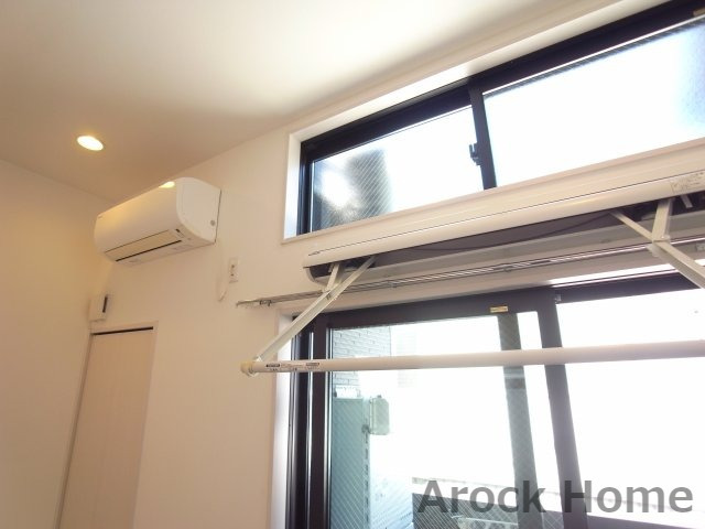 その他設備　エアコン、室内物干し付き♪
