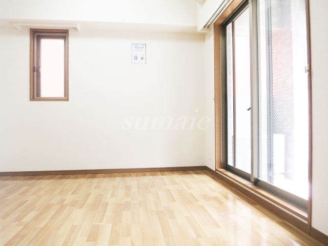 居室・リビング　人気の角部屋2面採光です☆