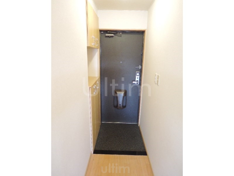 玄関　※別のお部屋の写真です