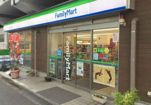 コンビニ　ファミリーマート亀沢一丁目店（コンビニ）まで119m